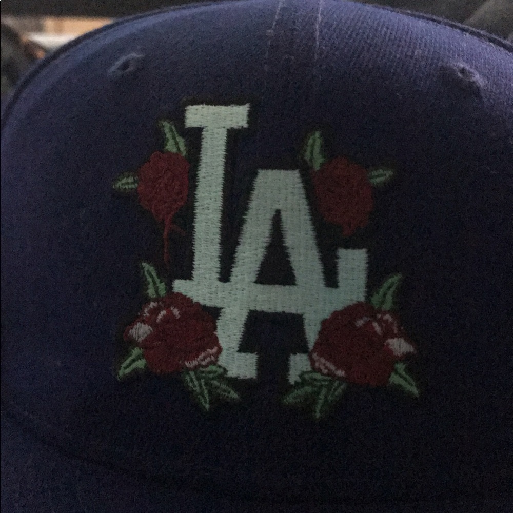 I’m seelling a La hat